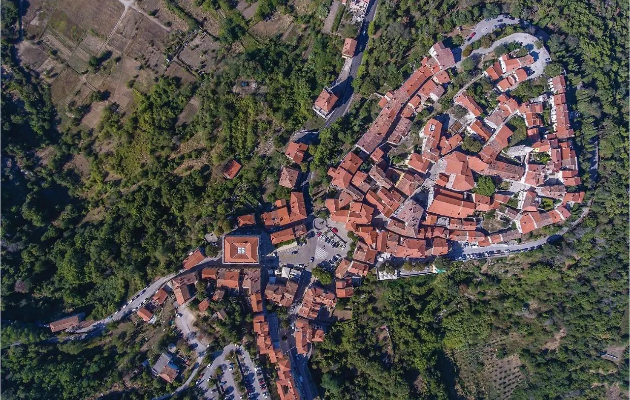 6 Bedroom Beautiful Home In Nedescina Ruzici  Croatia