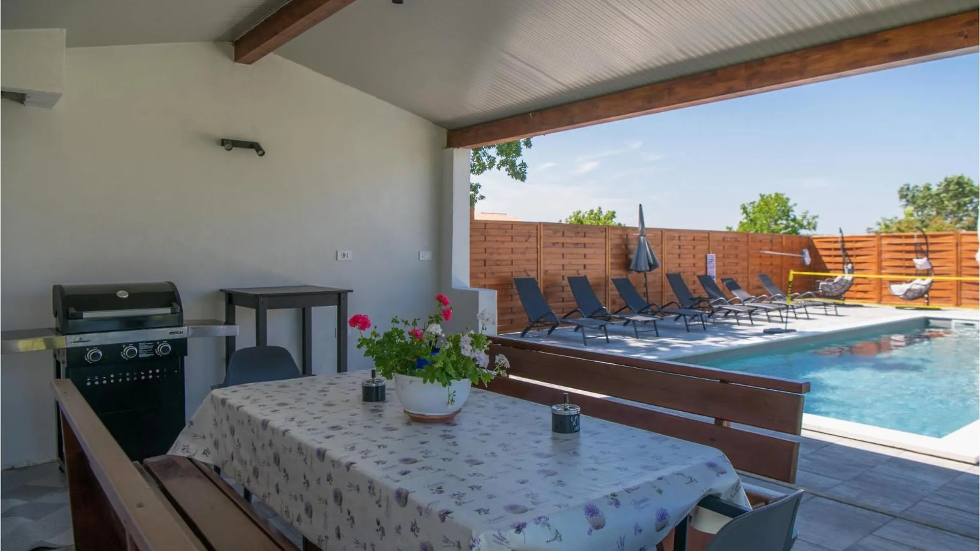 6 Bedroom Beautiful Home In Nedescina Ruzici